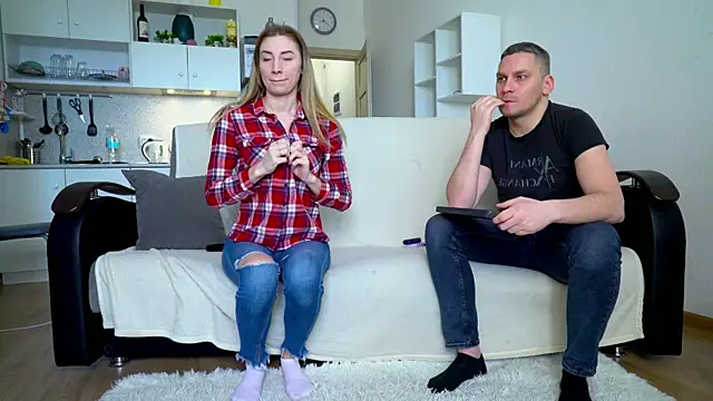 Snapshot of littlesweettifany chatting on 03-17-25, 12:46 littlesweettifany online show from 03-17-25, 12:46