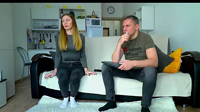 Snapshot of littlesweettifany chatting on 10-27-25, 10:30 littlesweettifany online show from 10-27-25, 10:30