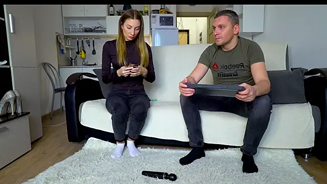 Snapshot of littlesweettifany chatting on 10-28-25, 11:03 littlesweettifany online show from 10-28-25, 11:03