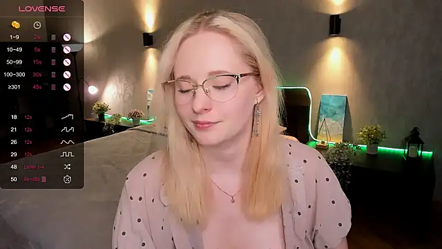 Aemilia  online show from 03-08-25, 01:57