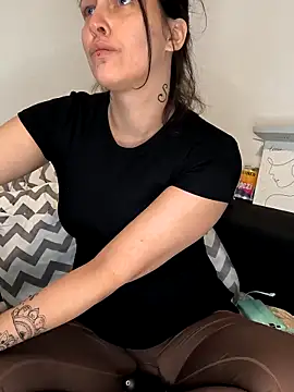 Linalicious online show from 05-17-26, 10:11
