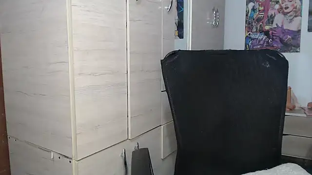 Snapshot of SWEETT_CORY chatting on 11-06-25, 02:56 SWEETT CORY online show from 11-06-25, 02:56