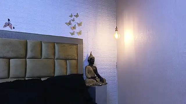 Snapshot of ximenawilliamss chatting on 12-18-25, 09:32 ximenawilliamss online show from 12-18-25, 09:32