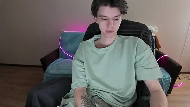 Liam sexy1 online show from 12-23-24, 01:24