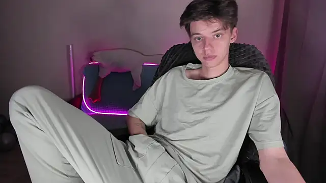 Liam sexy1 online show from 10-14-25, 02:18