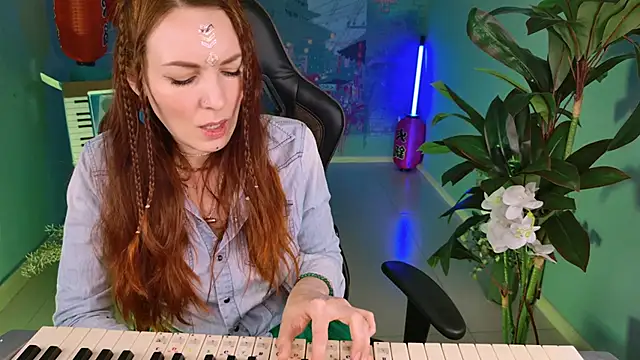 Snapshot of VandaRossi chatting on 01-22-25, 02:14 VandaRossi online show from 01-22-25, 02:14