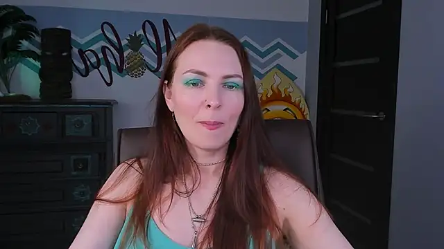 Snapshot of VandaRossi chatting on 02-19-25, 03:05 VandaRossi online show from 02-19-25, 03:05