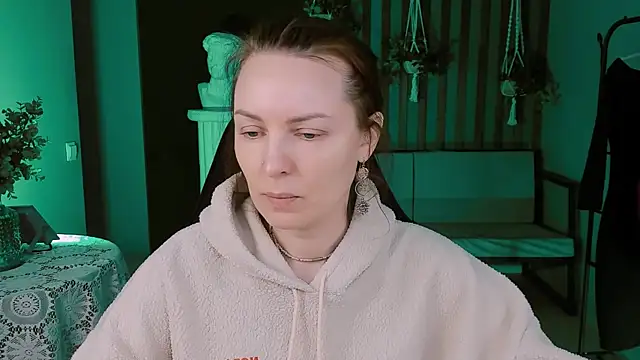 Snapshot of VandaRossi chatting on 02-27-25, 01:17 VandaRossi online show from 02-27-25, 01:17