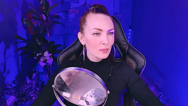 Snapshot of VandaRossi chatting on 03-01-25, 05:49 VandaRossi online show from 03-01-25, 05:49