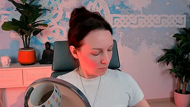 Snapshot of VandaRossi chatting on 09-15-25, 10:04 VandaRossi online show from 09-15-25, 10:04