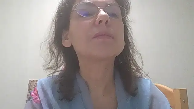 Snapshot of HollyJewel chatting on 12-23-24, 05:32 HollyJewel online show from 12-23-24, 05:32