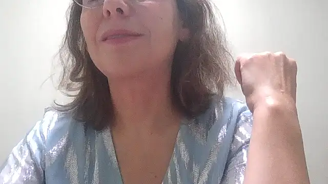 HollyJewel online show from 11-18-25, 07:07