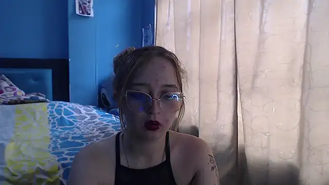 Snapshot of Liaroberts1 chatting on 01-28-25, 03:46 Liaroberts1 online show from 01-28-25, 03:46