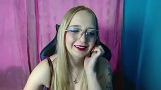 Liaroberts1 online show from 06-18-26, 01:48