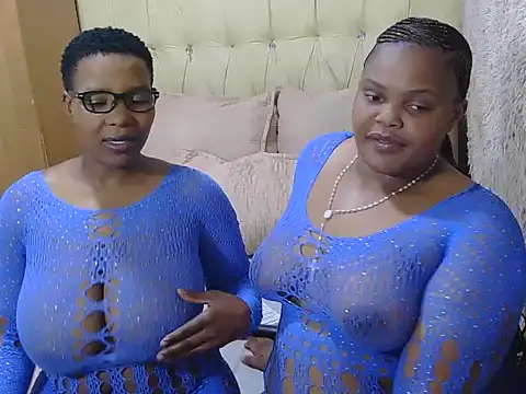 Snapshot of Xxxsluts chatting on 09-10-25, 12:32 Xxxsluts online show from 09-10-25, 12:32