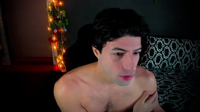 Snapshot of newjeff chatting on 12-17-25, 12:11 newjeff online show from 12-17-25, 12:11