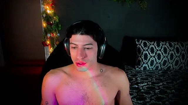 Snapshot of newjeff chatting on 12-19-25, 12:28 newjeff online show from 12-19-25, 12:28