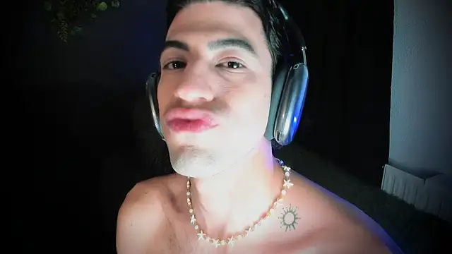 Snapshot of newjeff chatting on 02-22-26, 01:51 newjeff online show from 02-22-26, 01:51