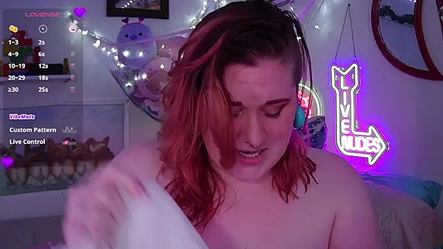 Snapshot of opalreigning chatting on 02-13-25, 11:39 opalreigning online show from 02-13-25, 11:39