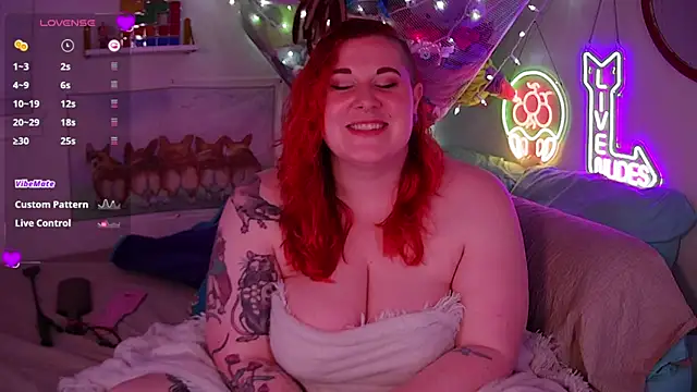 Snapshot of opalreigning chatting on 09-14-25, 07:40 opalreigning online show from 09-14-25, 07:40