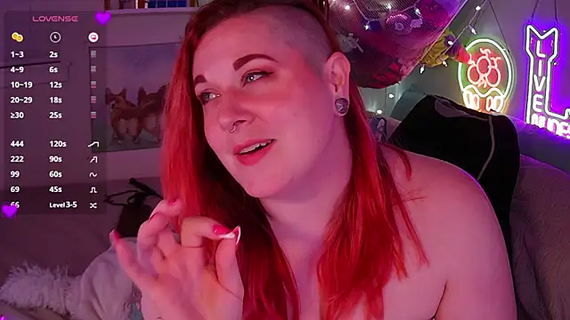 Snapshot of opalreigning chatting on 10-10-25, 08:13 opalreigning online show from 10-10-25, 08:13