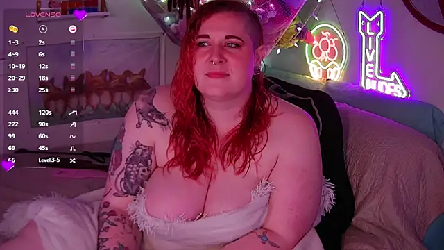 Snapshot of opalreigning chatting on 10-16-25, 09:43 opalreigning online show from 10-16-25, 09:43