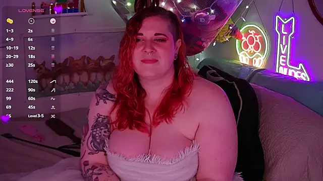 Snapshot of opalreigning chatting on 10-27-25, 08:18 opalreigning online show from 10-27-25, 08:18