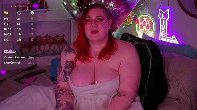 Snapshot of opalreigning chatting on 11-09-25, 10:13 opalreigning online show from 11-09-25, 10:13