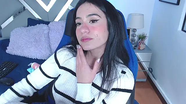 Snapshot of ZaraDames_ chatting on 12-18-24, 07:26 ZaraDames online show from 12-18-24, 07:26