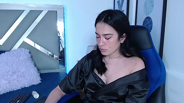 Snapshot of ZaraDames_ chatting on 12-20-24, 07:12 ZaraDames online show from 12-20-24, 07:12