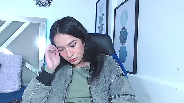 Snapshot of ZaraDames_ chatting on 12-22-24, 05:34 ZaraDames online show from 12-22-24, 05:34