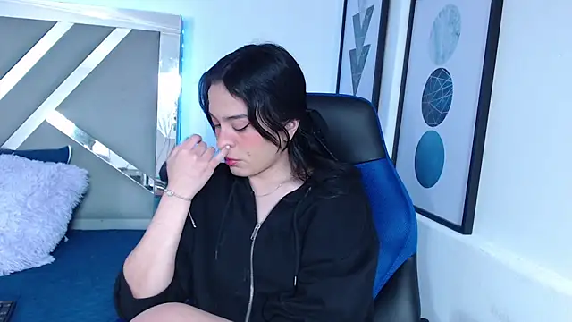 Snapshot of ZaraDames_ chatting on 12-27-24, 04:58 ZaraDames online show from 12-27-24, 04:58