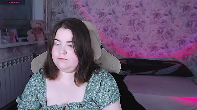 Estelle Hicks online show from 03-21-26, 06:44