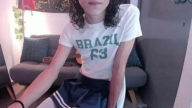 Snapshot of Danni_boy chatting on 12-15-24, 11:31 Danni boy online show from 12-15-24, 11:31