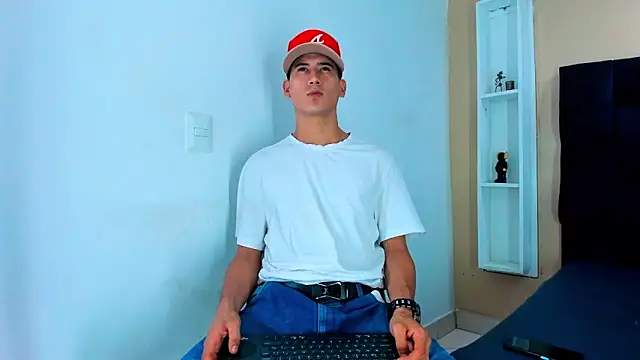 Jhonn Rhyss online show from 12-18-24, 02:32