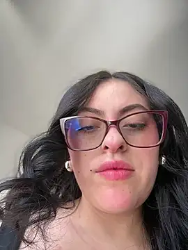Snapshot of KatteWise chatting on 07-16-26, 04:35 KatteWise online show from 07-16-26, 04:35
