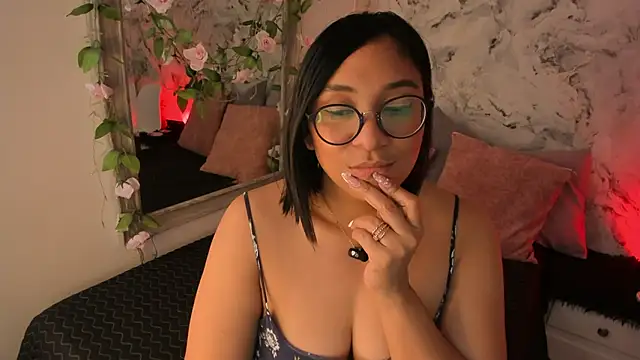 Snapshot of Bella_desi_ chatting on 05-27-26, 02:03 Bella desi online show from 05-27-26, 02:03