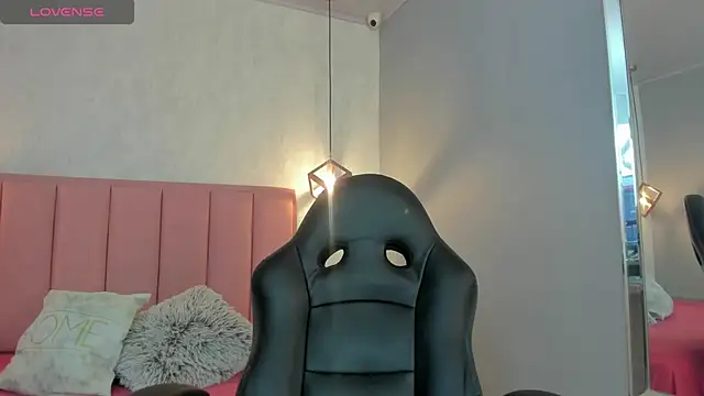 SUNNYCYRUS online show from 09-23-25, 12:30