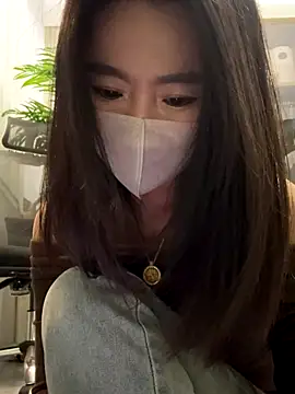 Snapshot of FeiFei-babe chatting on 12-16-25, 12:10 FeiFei-babe online show from 12-16-25, 12:10