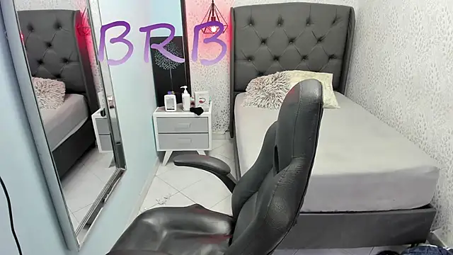 SUZETMONACO online show from 02-05-26, 07:40