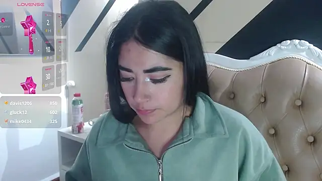 Snapshot of Susy_thomson chatting on 01-07-25, 08:24 Susy thomson online show from 01-07-25, 08:24