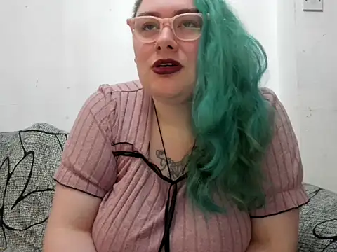 Snapshot of Bustycurves chatting on 04-29-26, 01:32 Bustycurves online show from 04-29-26, 01:32