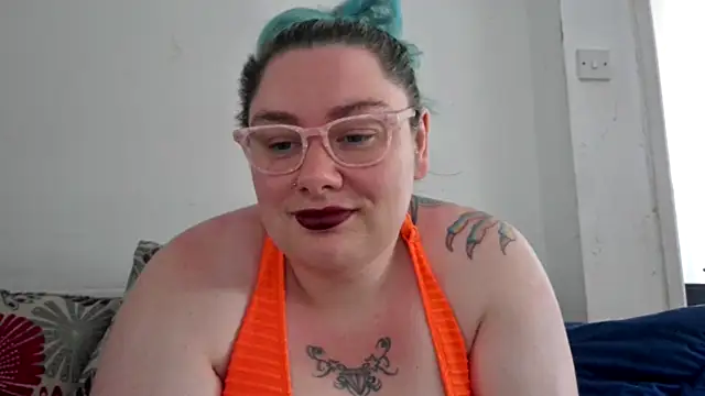Bustycurves online show from 06-30-26, 11:00