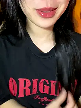 minmin2kk5 online show from 11-18-25, 02:32