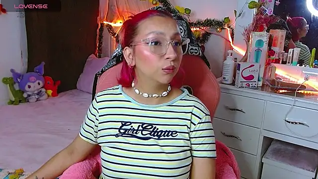 Snapshot of Littlerouse_ chatting on 01-09-26, 06:05 Littlerouse online show from 01-09-26, 06:05