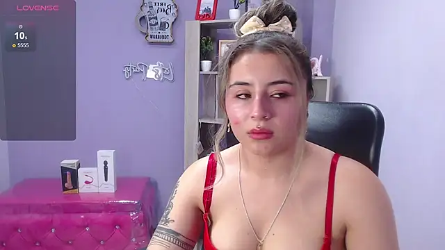 Snapshot of celeste_blue69 chatting on 01-22-25, 06:42 celeste blue69 online show from 01-22-25, 06:42