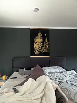 Livewithlucy online show from 03-10-26, 08:41