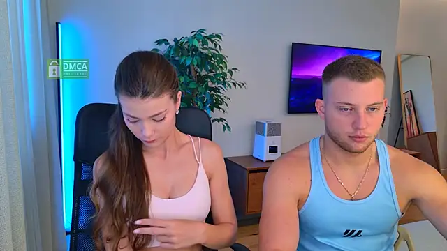 Snapshot of Jony_and_Jessica chatting on 06-18-26, 04:35 Jony and Jessica online show from 06-18-26, 04:35