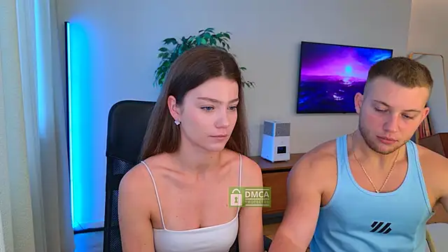 Snapshot of Jony_and_Jessica chatting on 06-20-26, 05:43 Jony and Jessica online show from 06-20-26, 05:43
