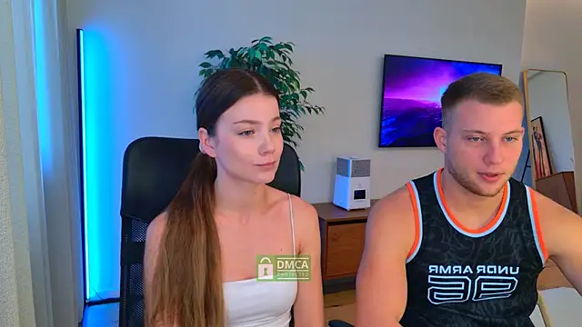 Snapshot of Jony_and_Jessica chatting on 06-23-26, 04:32 Jony and Jessica online show from 06-23-26, 04:32